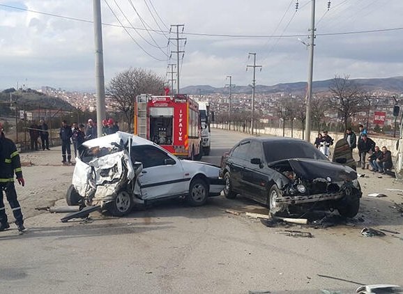 Trafik Kazasında Tazminat Talebi: Kimlerden ve Ne Kadar Alınabilir?